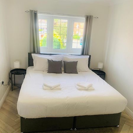 Newly Renovated, Modern 3 Bed Apartment Walmersley Eksteriør billede