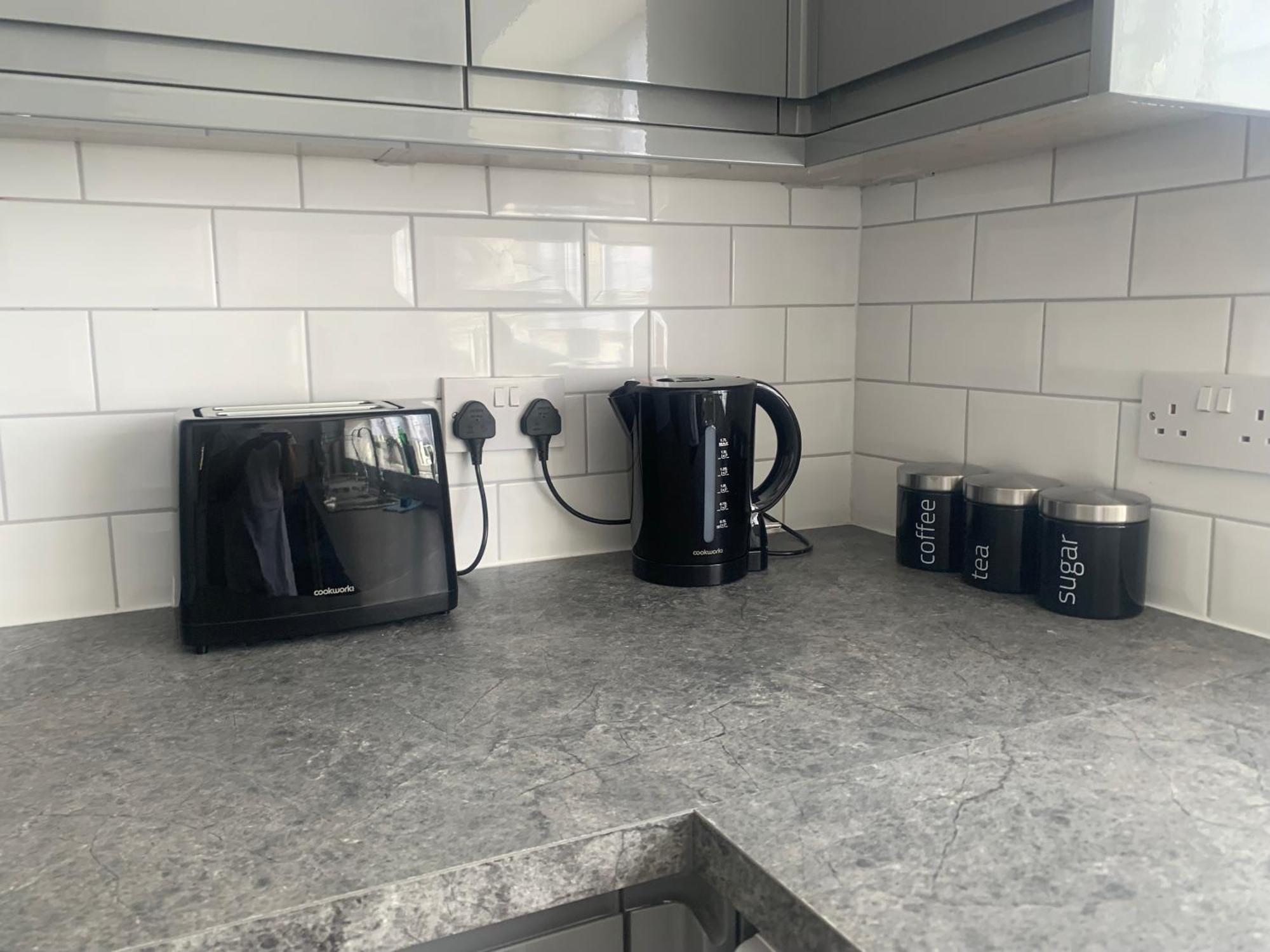 Newly Renovated, Modern 3 Bed Apartment Walmersley Eksteriør billede